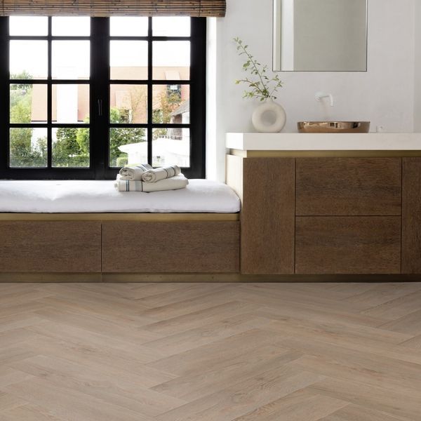 Виниловый пол IVC Roots Herringbone 86851 Galtymore Oak 86851H &mdash; изображение товара