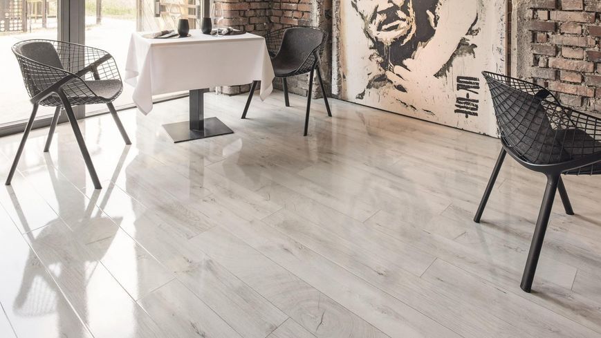 Ламінат Kaindl AQUA PRO SUPREME Premium Plank 4V 8 mm High Gloss O251 Oak Fresco Snow O251 &mdash; зображення товару
