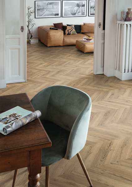 Ламинат EGGER Kingsize 8/32 EL203F Дуб Риллингтон темный EL203F &mdash; изображение товара