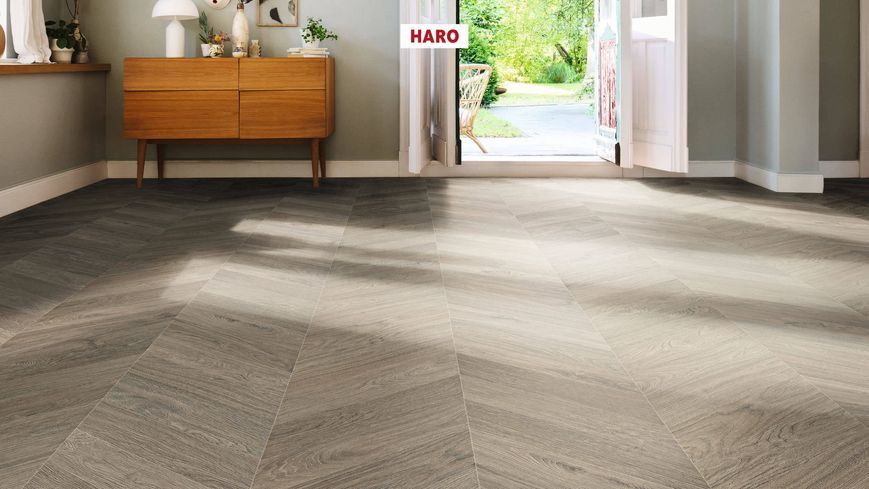 Ламинат Haro Chevron 545182 Oak Grey 545182 &mdash; изображение товара