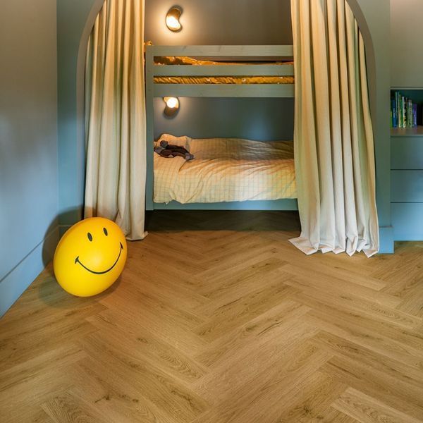 Вінілова підлога Quick Step Ciro Herringbone 40363 Дуб ботанічний копчений AVHBU 40363 &mdash; зображення товару